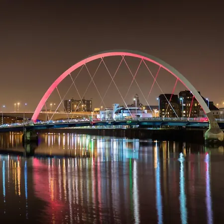 Glasgow Green Getaway With Free Parking Exterior photo