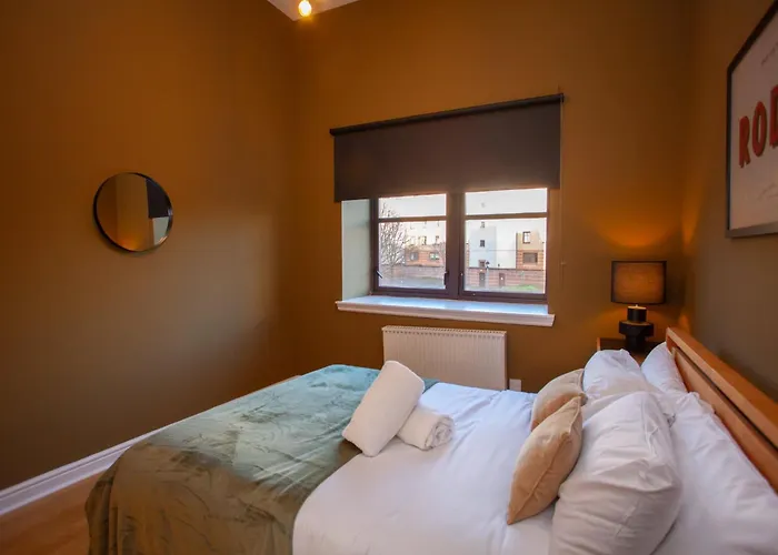 Glasgow Green Getaway With Free Parking